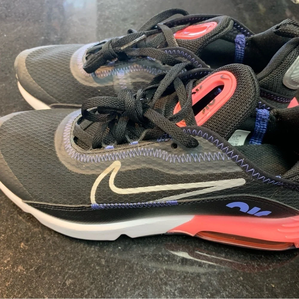 Nike Air Max 2090 GS Black Metallic Silver Sz 4.5y
